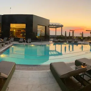 https://royal-thessaloniki.hotelschalkidiki.net