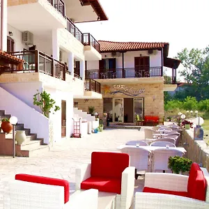 https://avra-hotel-ormos-panagias.hotelschalkidiki.net