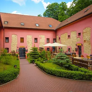 https://stary-pivovar.praguehotelsweb.com