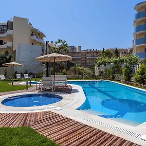 Lejlighedshotel Leonidas &